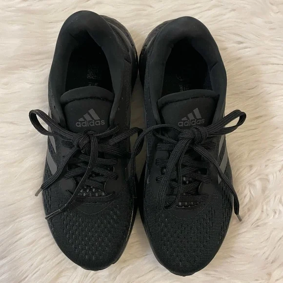 Adidas running shoes - Picture 6 of 8